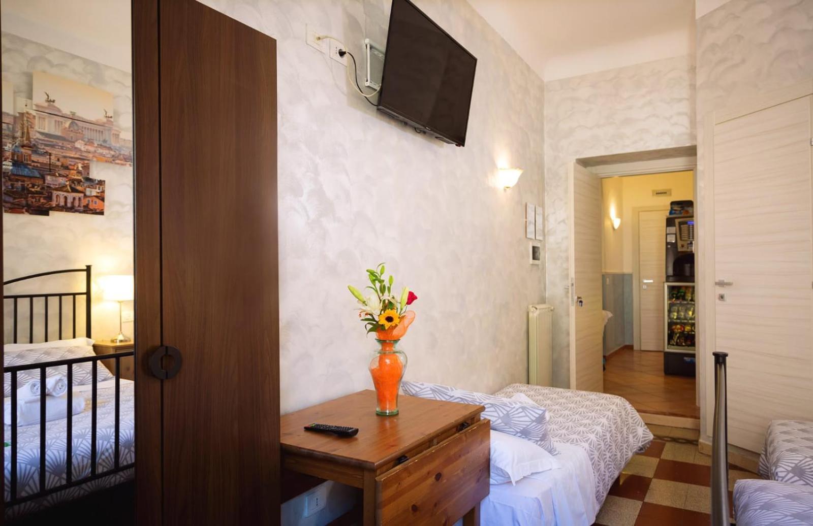 Rossana House Hotel โรม ห้อง รูปภาพ